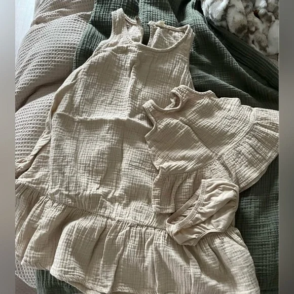 Muslin Burts Bees mom/baby matching set - M for momma and 6 - 9 months for baby - Picture 2 of 5